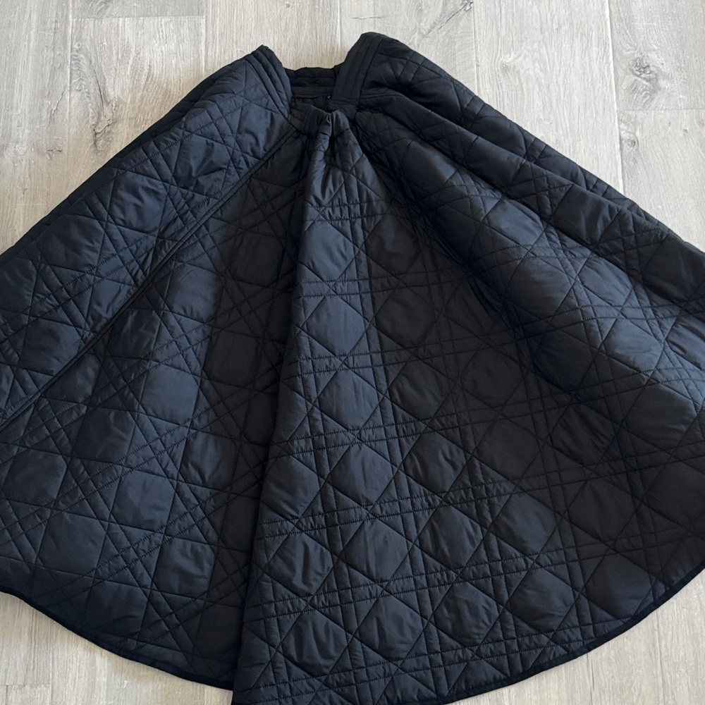 Black Quilted Circle Full Midi Skirt With Buttons - Picture 8 of 14